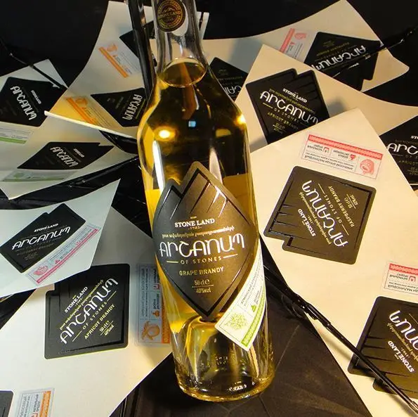 этикетки бренди stone land