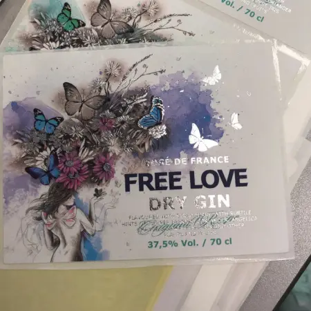 Самоклеящиеся этикетки на заказ