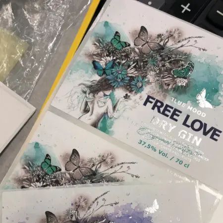 Самоклеящиеся этикетки на заказ